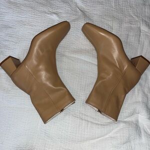 ZARA Elegant Tan Leather Ankle Boots